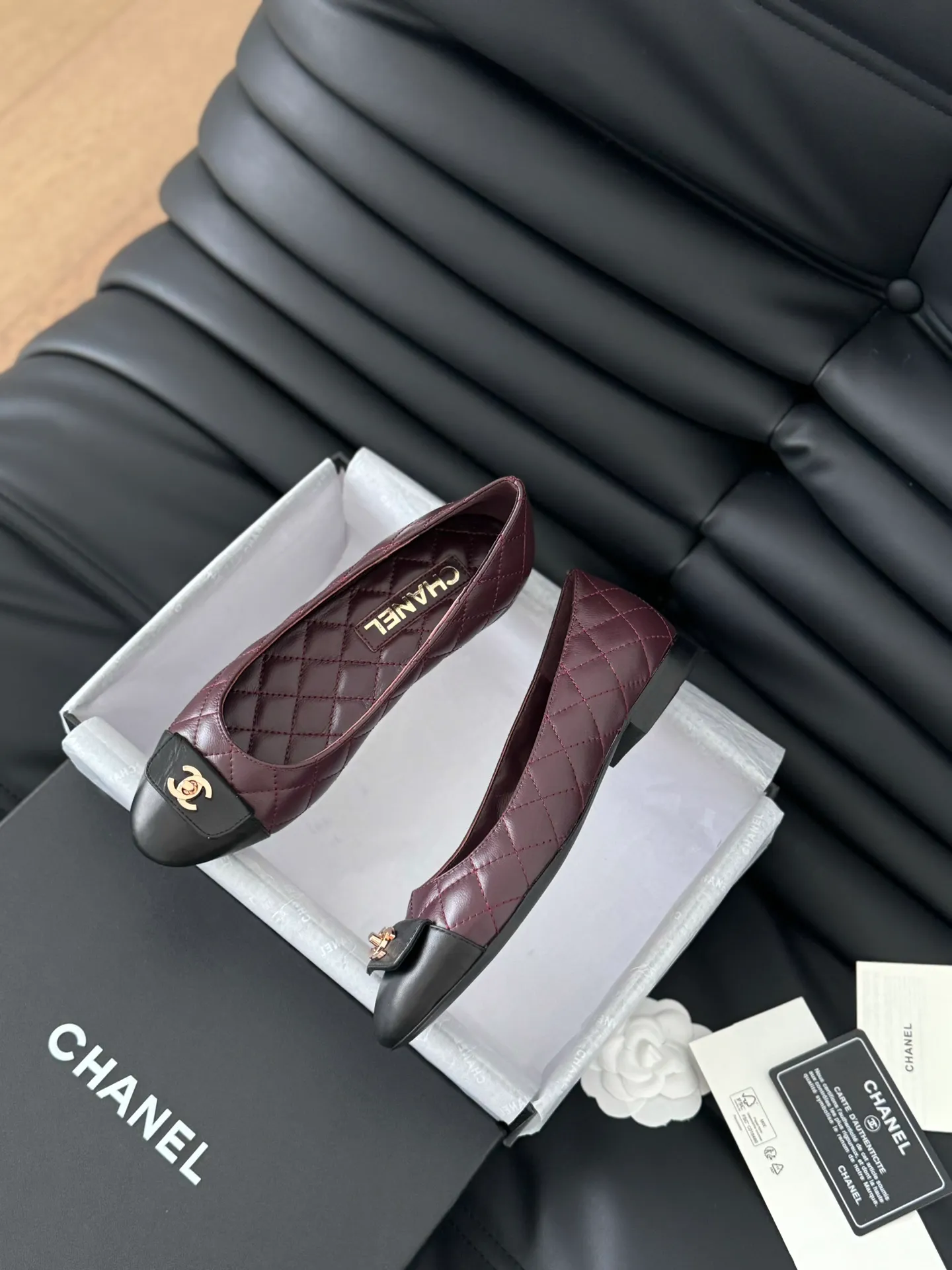 👟👟Ex-factory price 540👟👟 Purchasing-grade Chanel 24B new schoolbag buckle ballet shoes, classic diamond pattern, never tire of it😌 Sheepskin lining on the upper, leather outsole, high flat heel Size: 35-39 Other sizes 40/41/42/43 customized